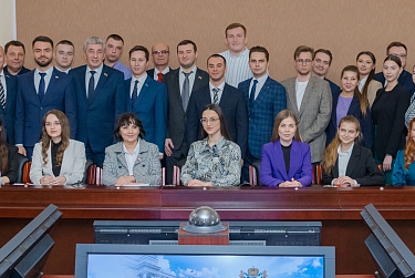 Стань молодым парламентарием!